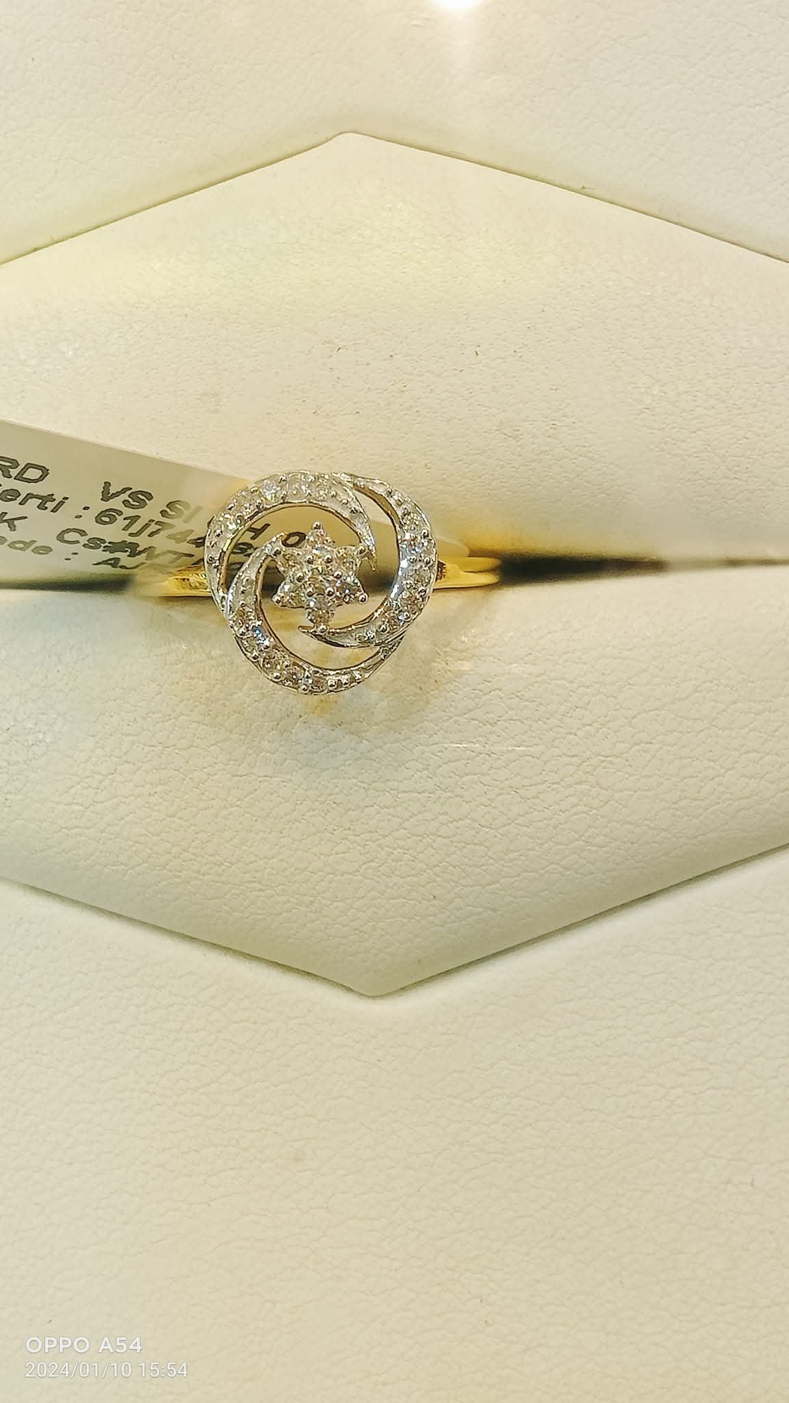 DIAMOND LADIES RING