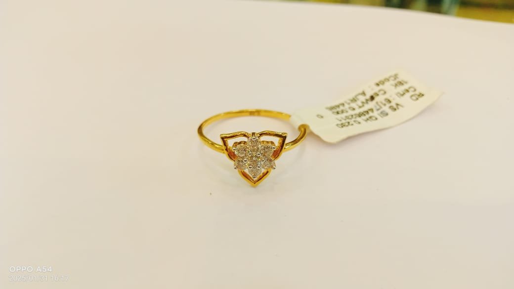 DIAMOND LADIES RING