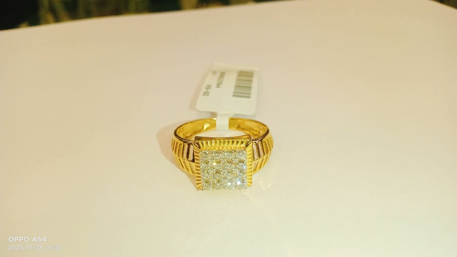 DIAMOND LADIES RING