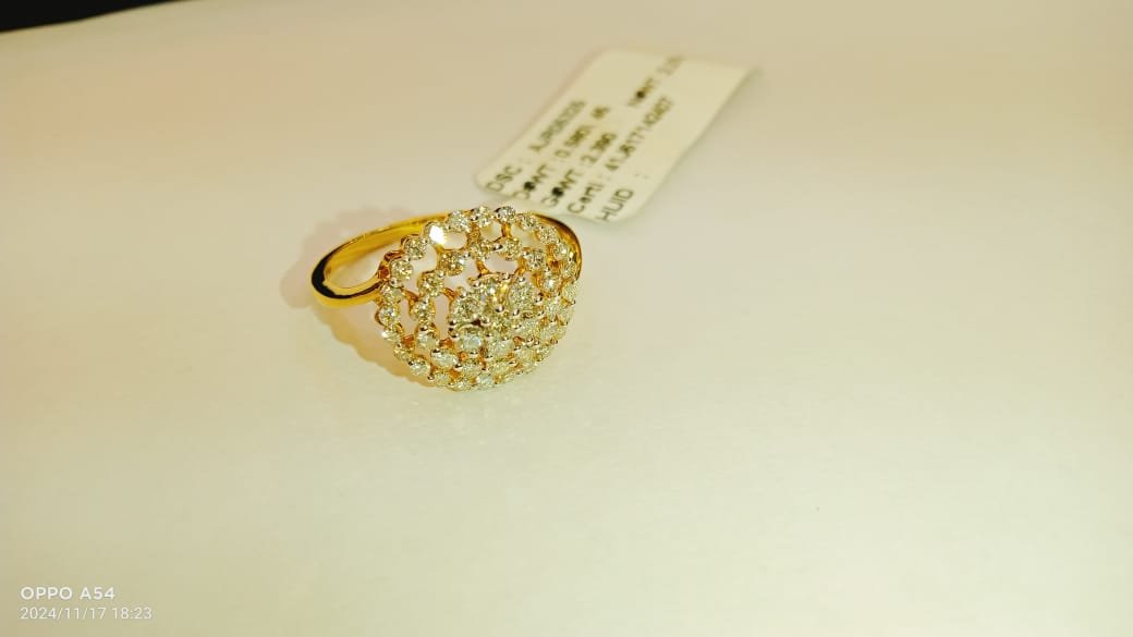 DIAMOND LADIES RING