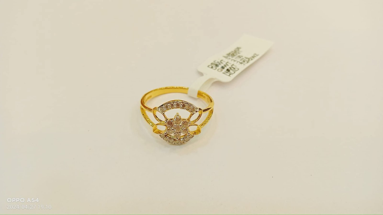 DIAMOND LADIES RING