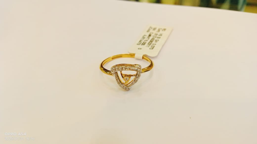 DIAMOND LADIES RING