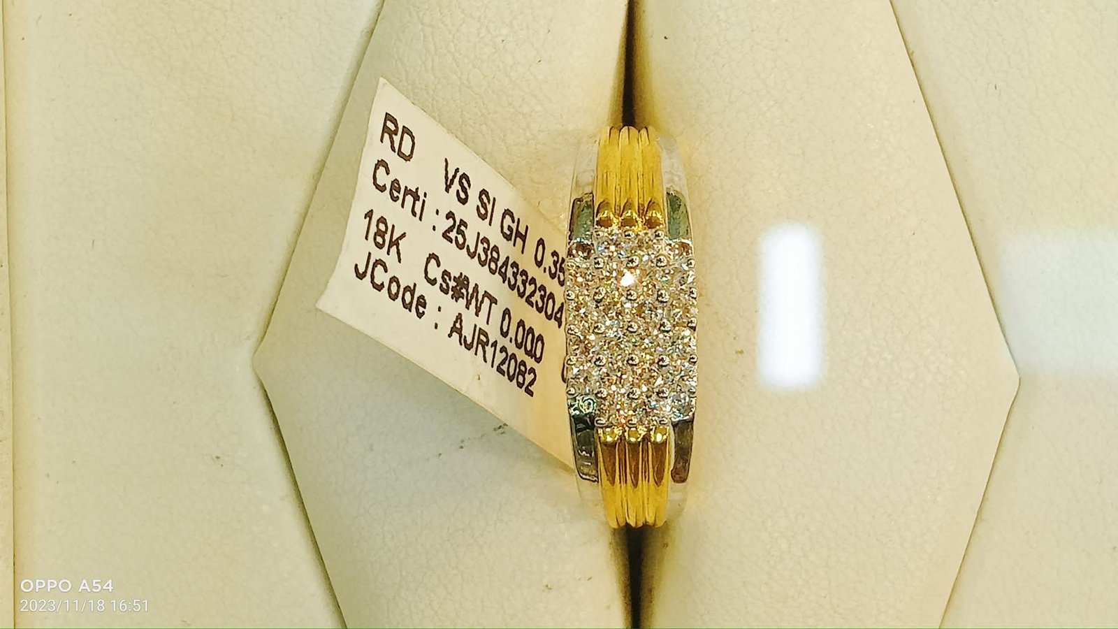 DIAMOND LADIES RING