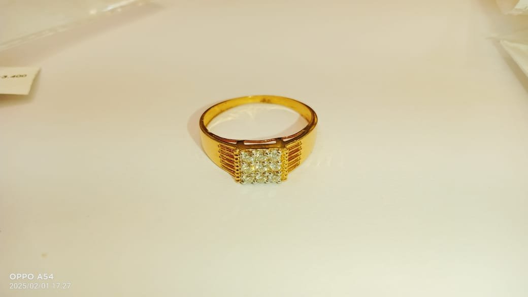 DIAMOND LADIES RING